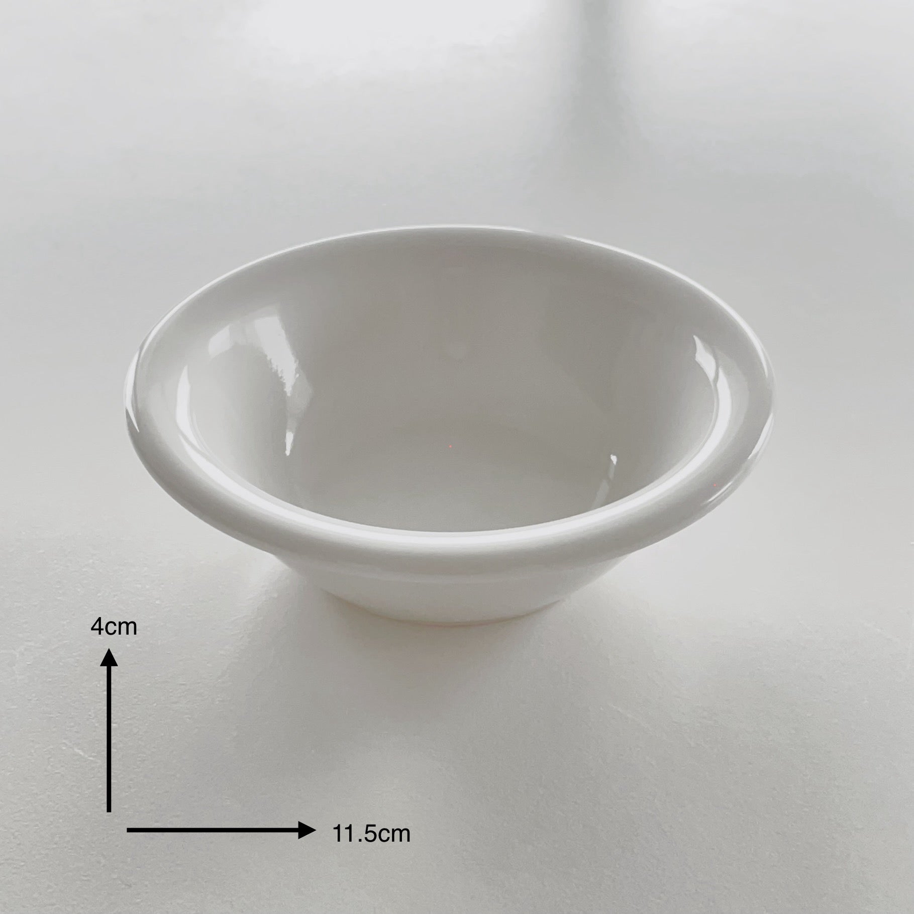 {{ product.title }} - {{ shop.name }}