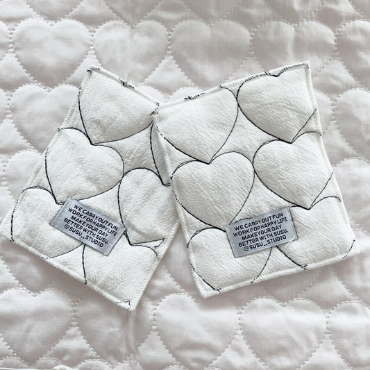 {{ product.title }} - {{ shop.name }}