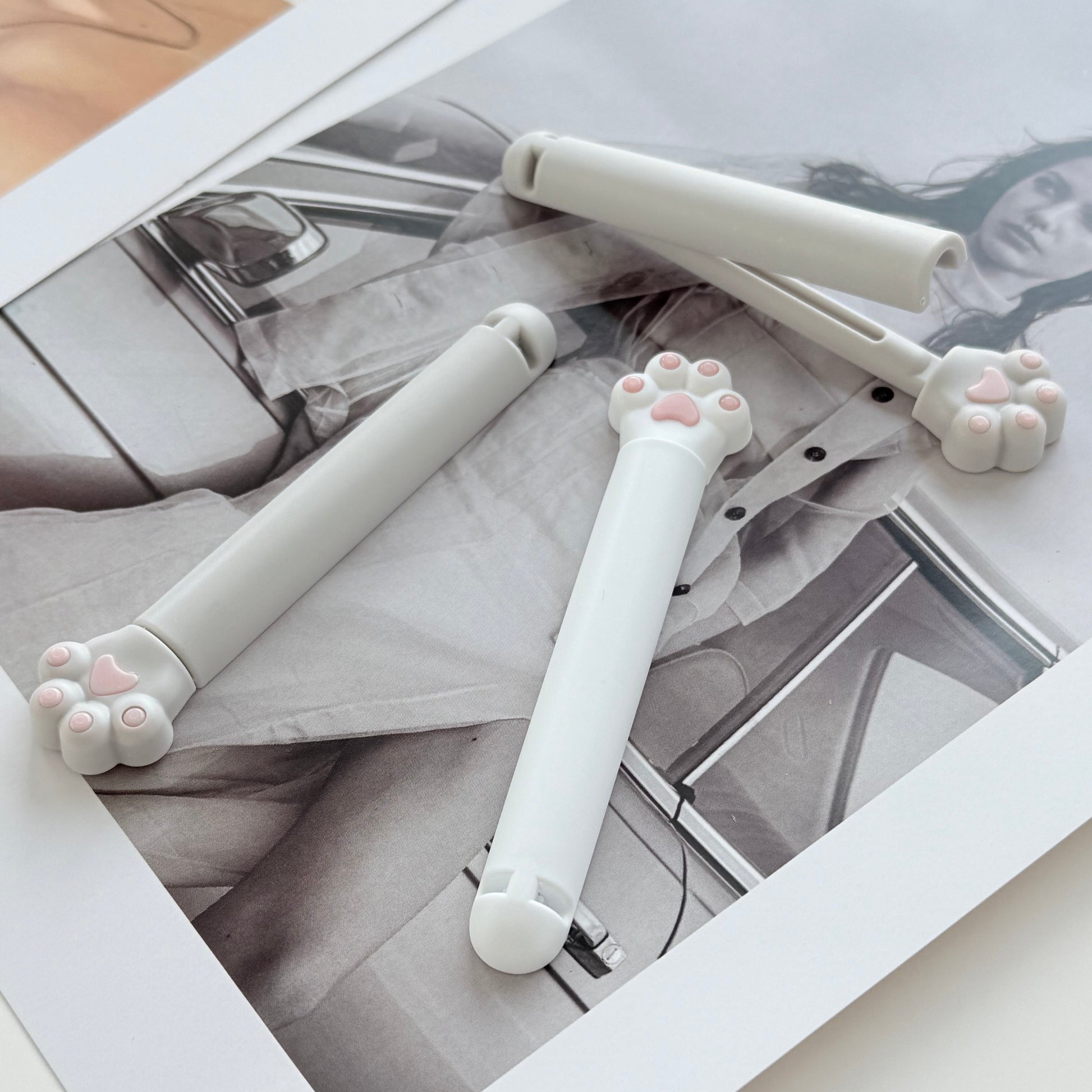 {{ product.title }} - {{ shop.name }}