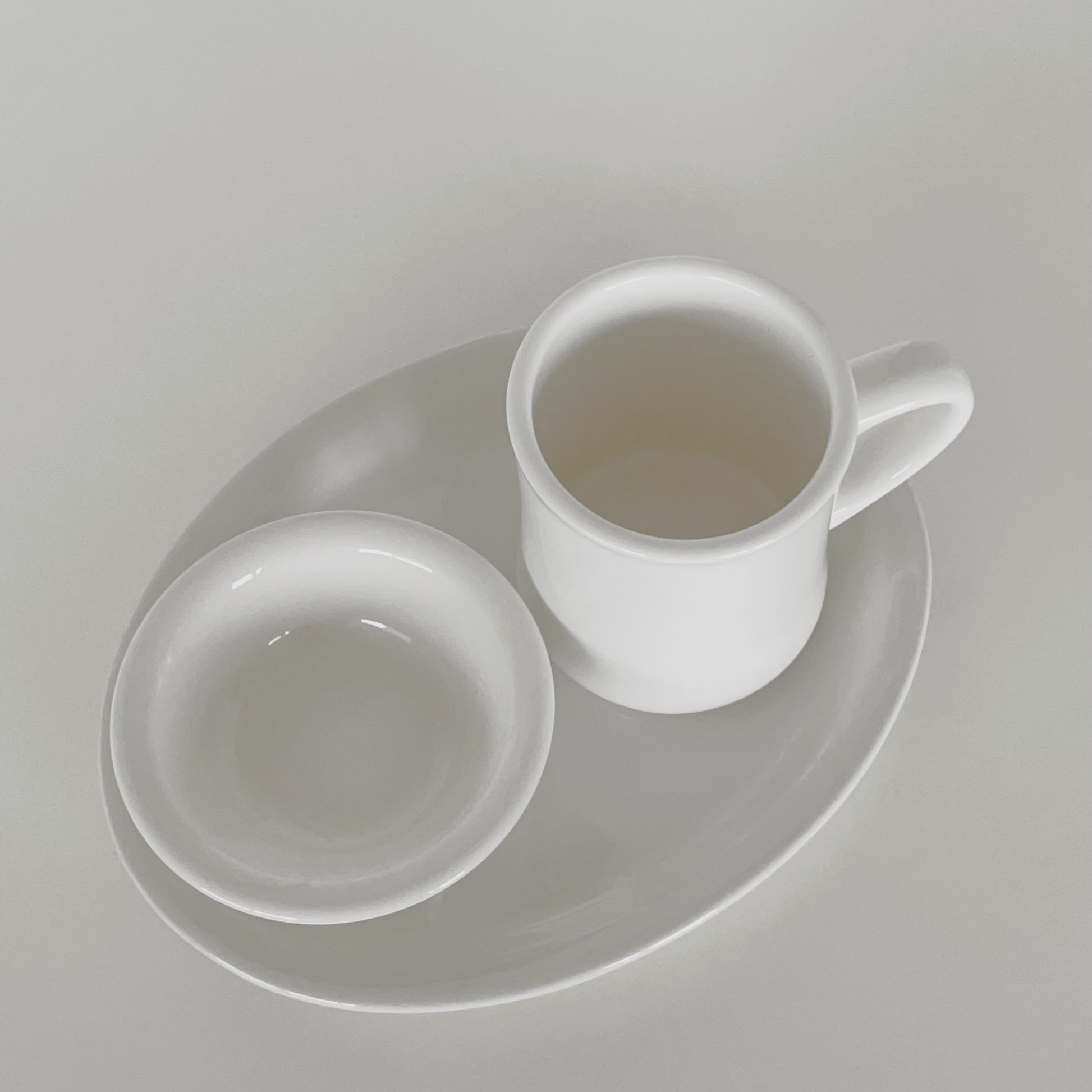 {{ product.title }} - {{ shop.name }}