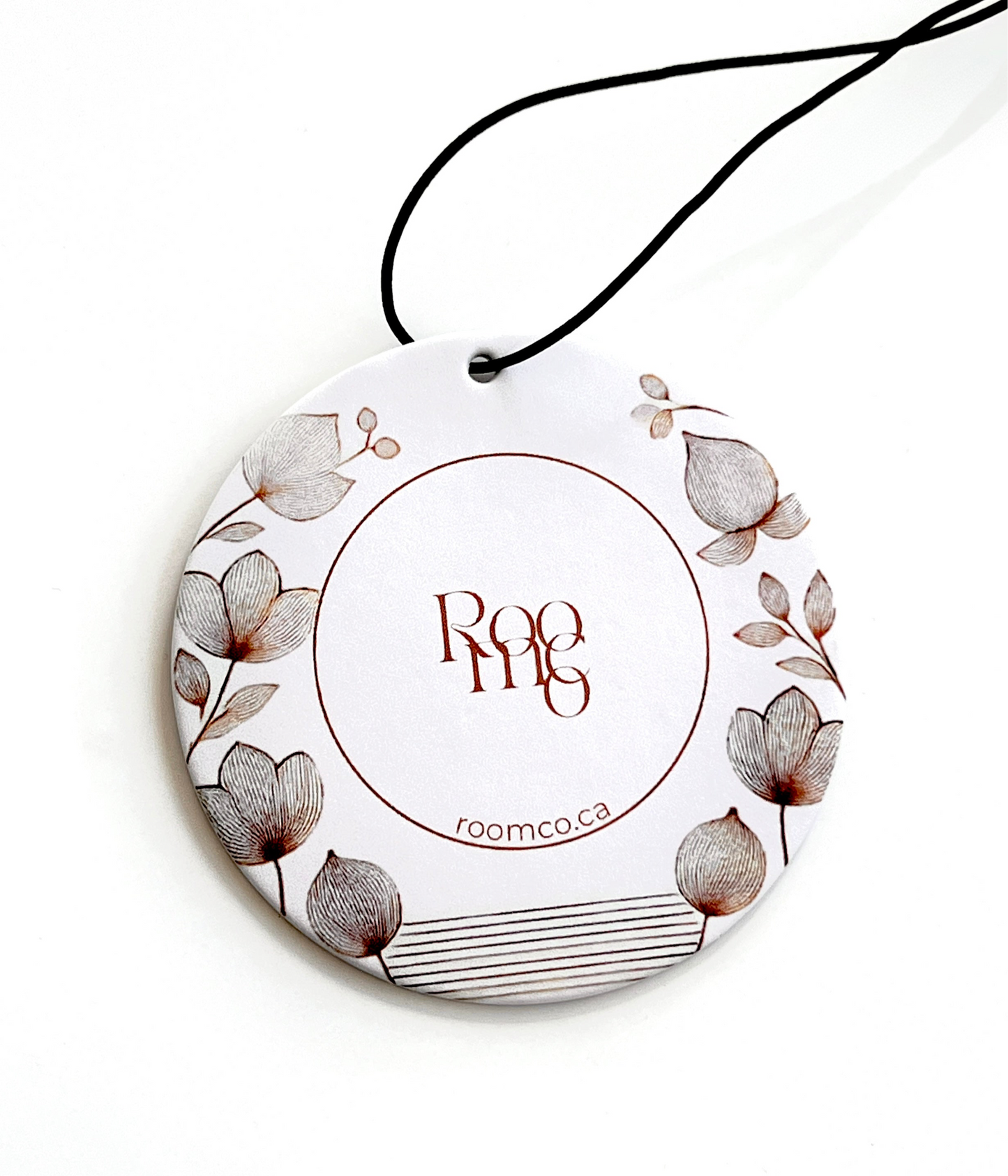 {{ product.title }} - {{ shop.name }}