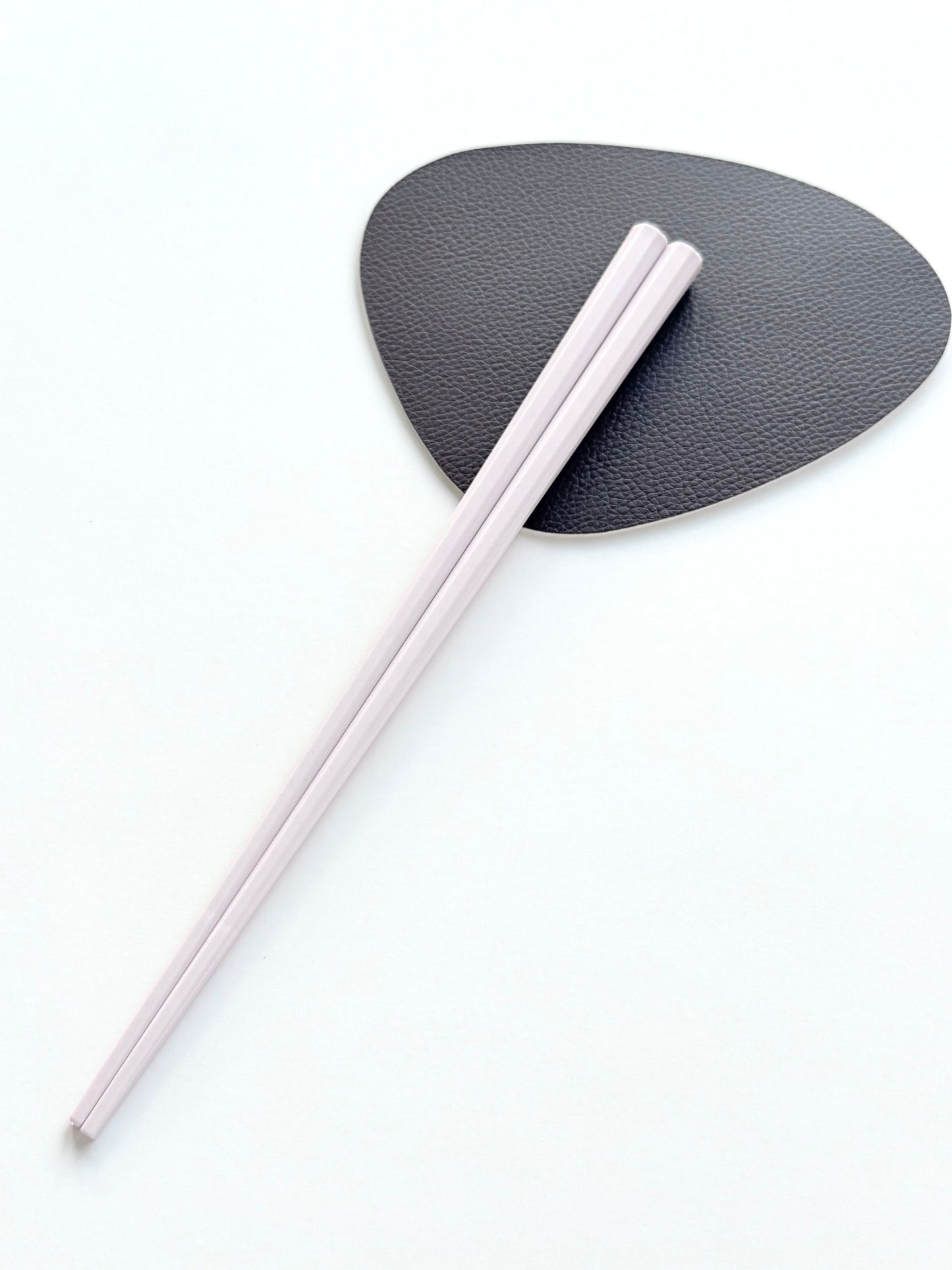 {{ product.title }} - {{ shop.name }}