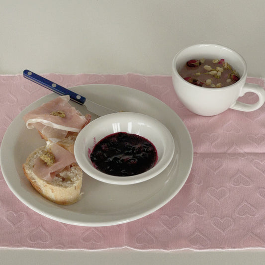 {{ product.title }} - {{ shop.name }}