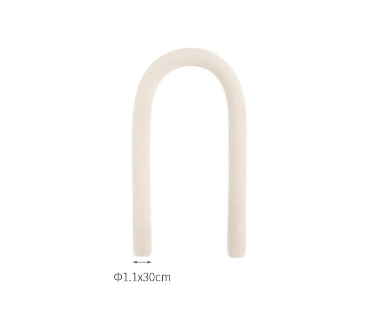 {{ product.title }} - {{ shop.name }}