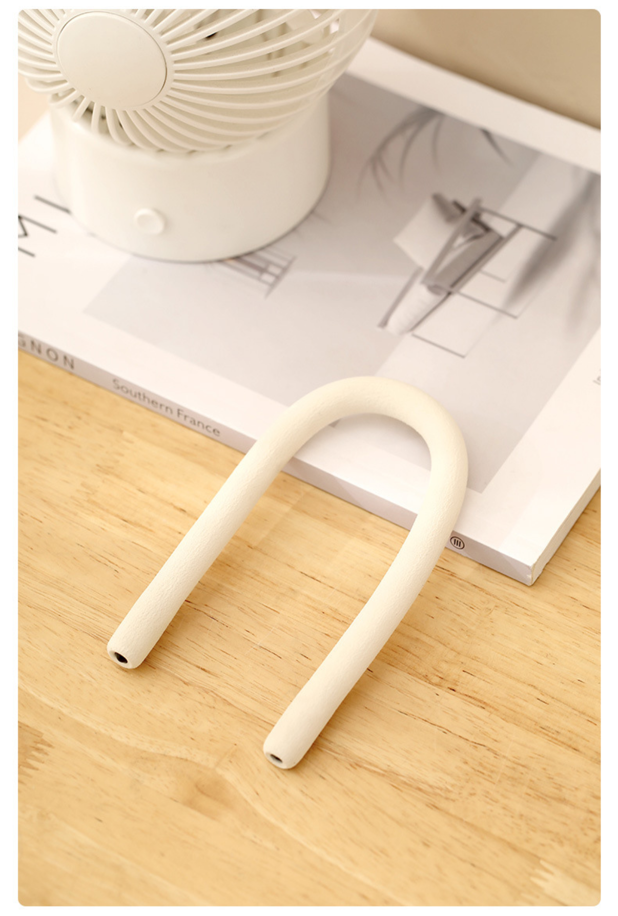 {{ product.title }} - {{ shop.name }}