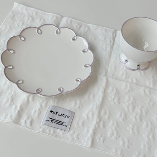 {{ product.title }} - {{ shop.name }}