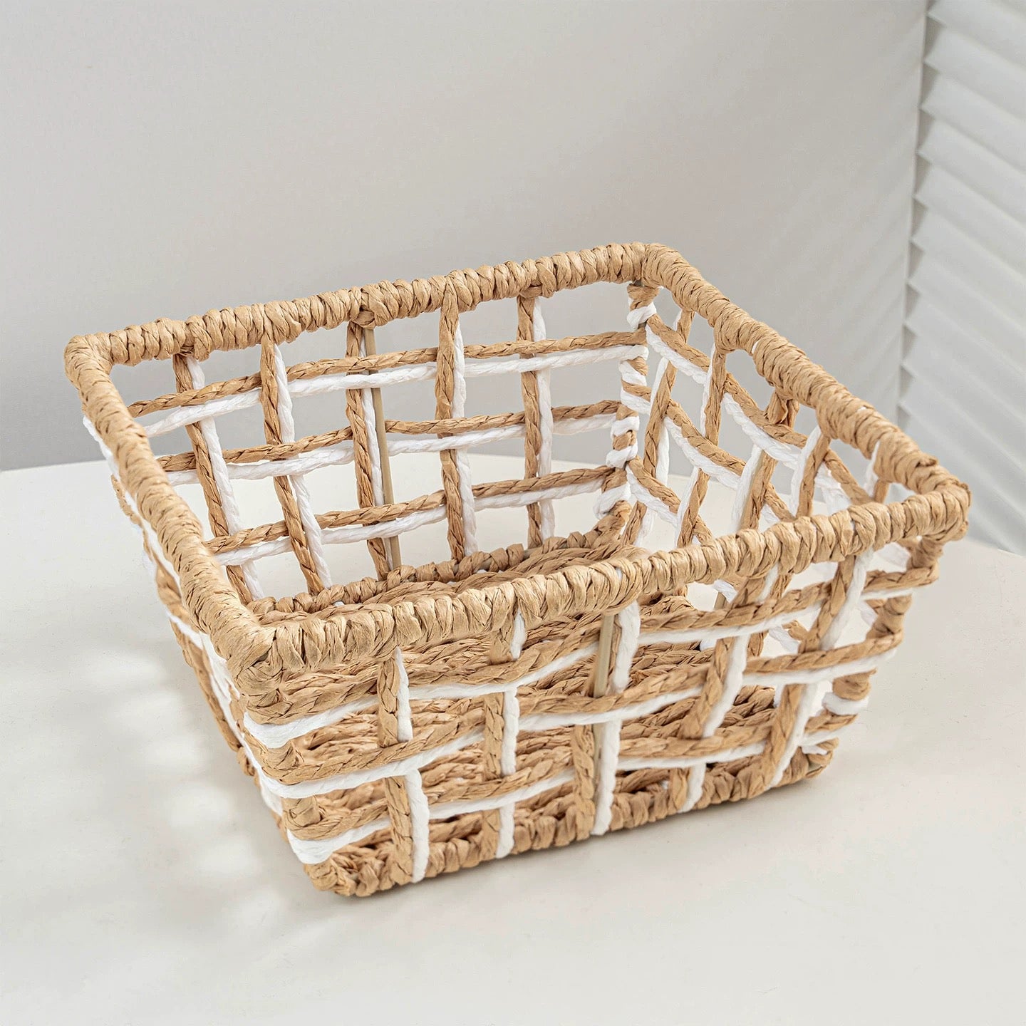 {{ product.title }} - {{ shop.name }}