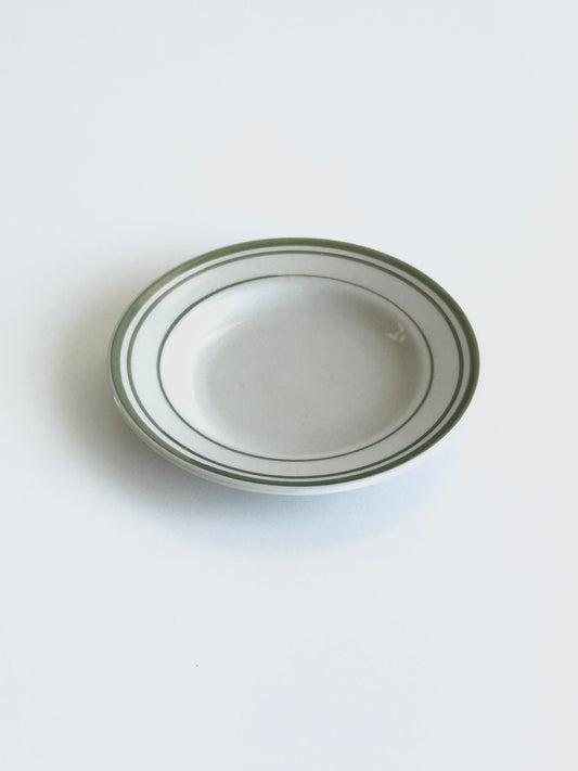 {{ product.title }} - {{ shop.name }}