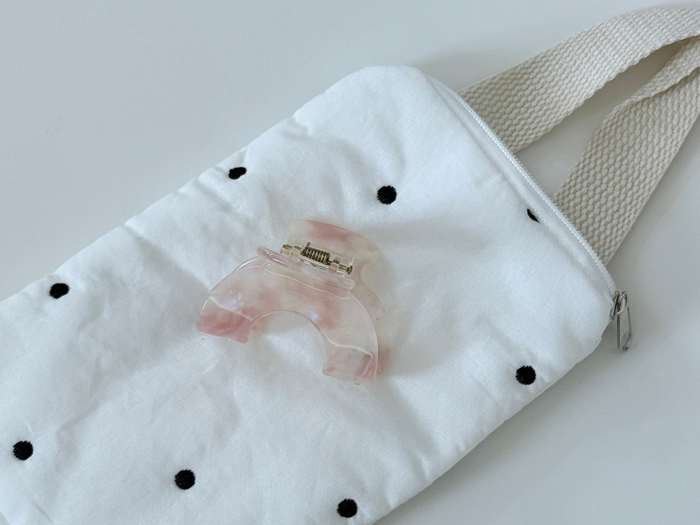 {{ product.title }} - {{ shop.name }}
