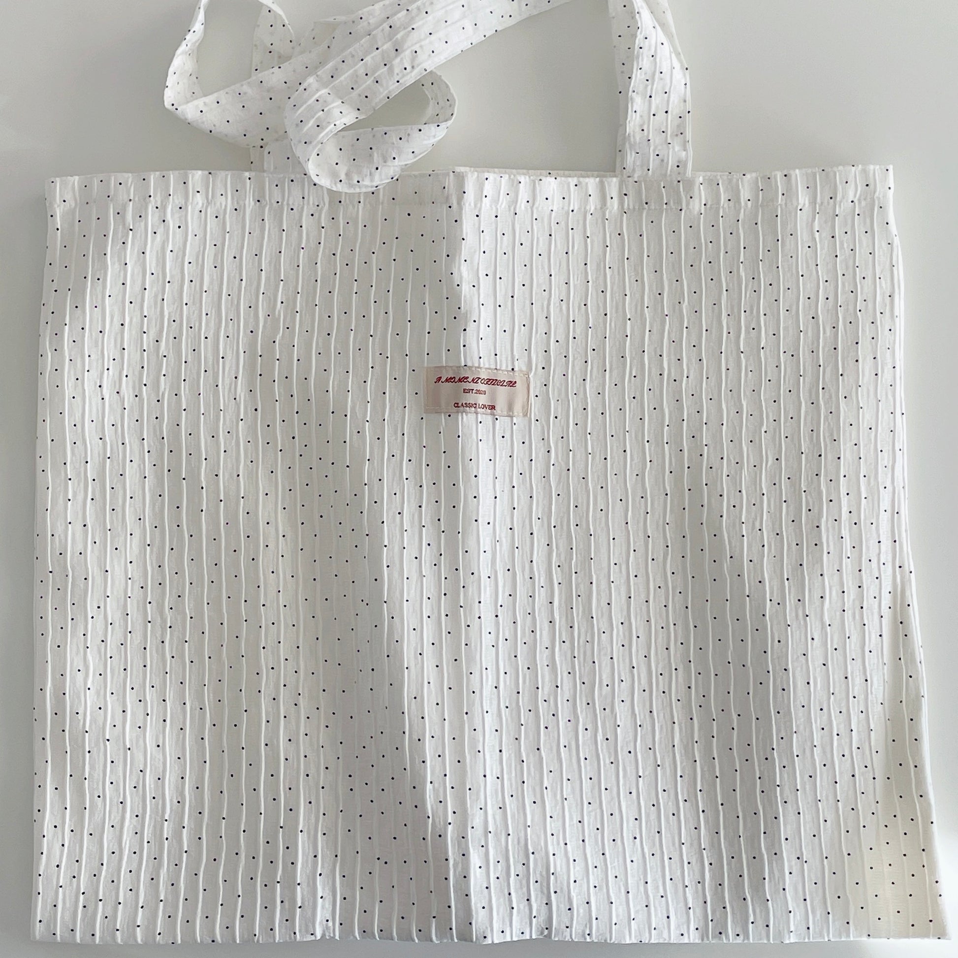 {{ product.title }} - {{ shop.name }}