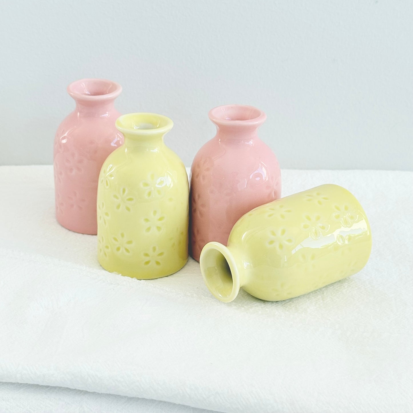 {{ product.title }} - {{ shop.name }}