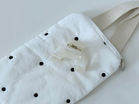 {{ product.title }} - {{ shop.name }}