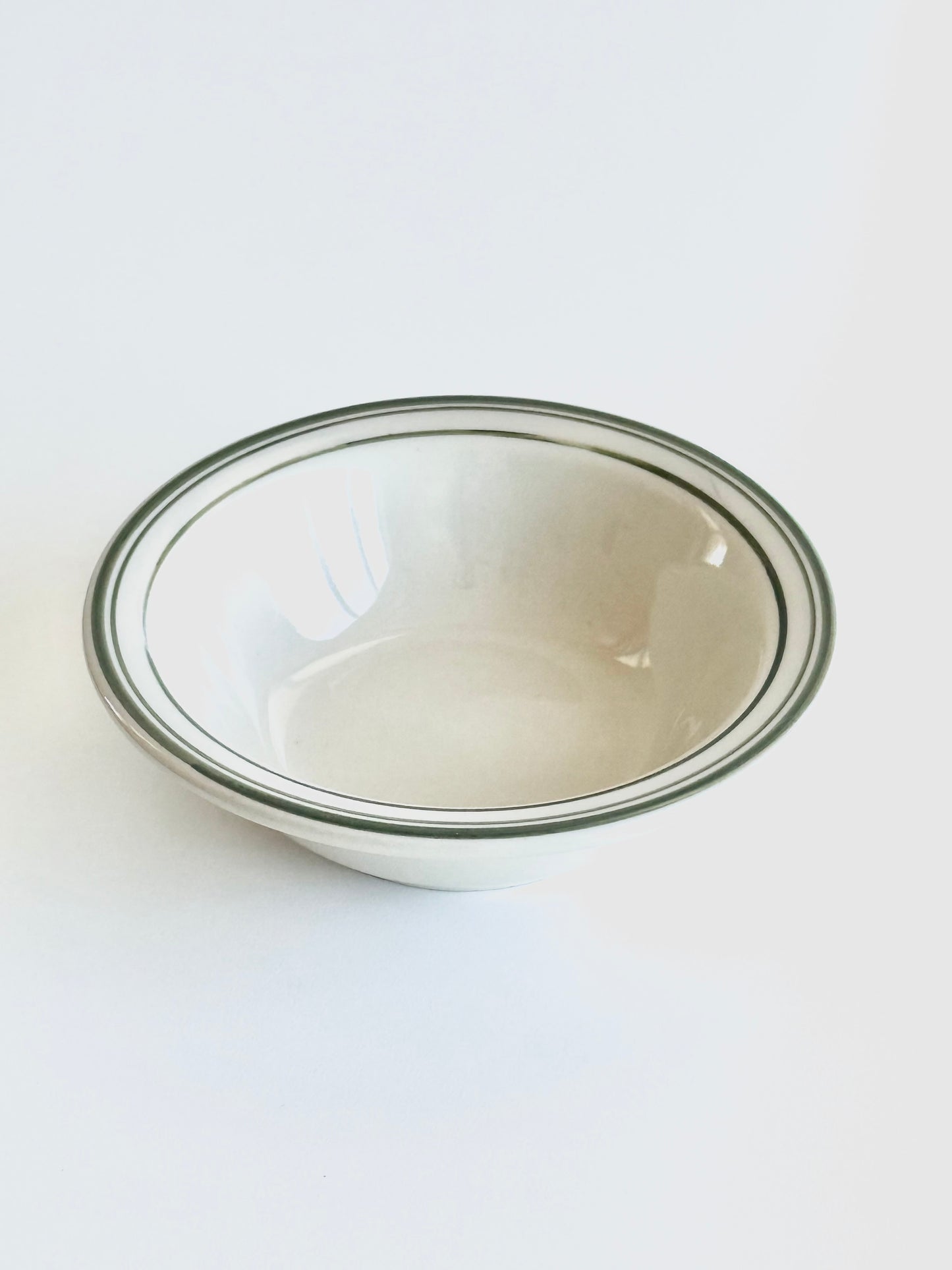 {{ product.title }} - {{ shop.name }}