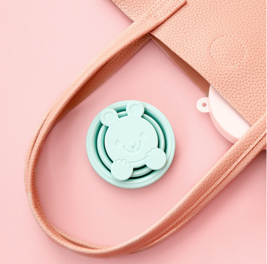 {{ product.title }} - {{ shop.name }}
