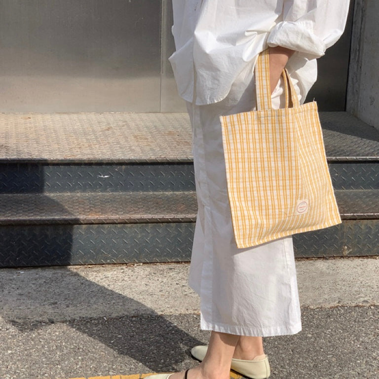 {{ product.title }} - {{ shop.name }}