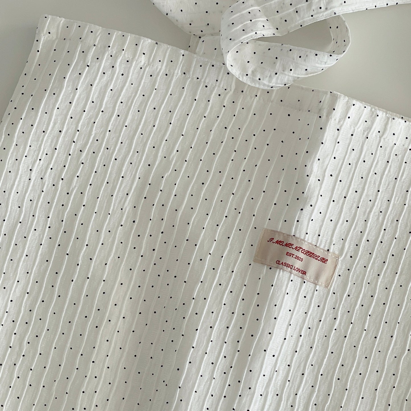 {{ product.title }} - {{ shop.name }}