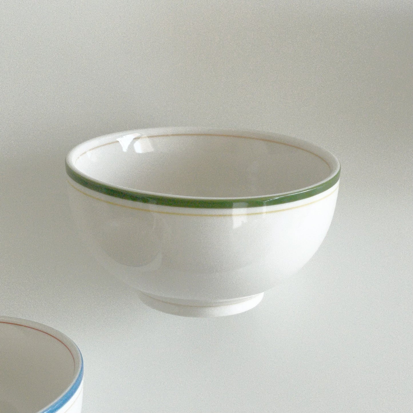 {{ product.title }} - {{ shop.name }}