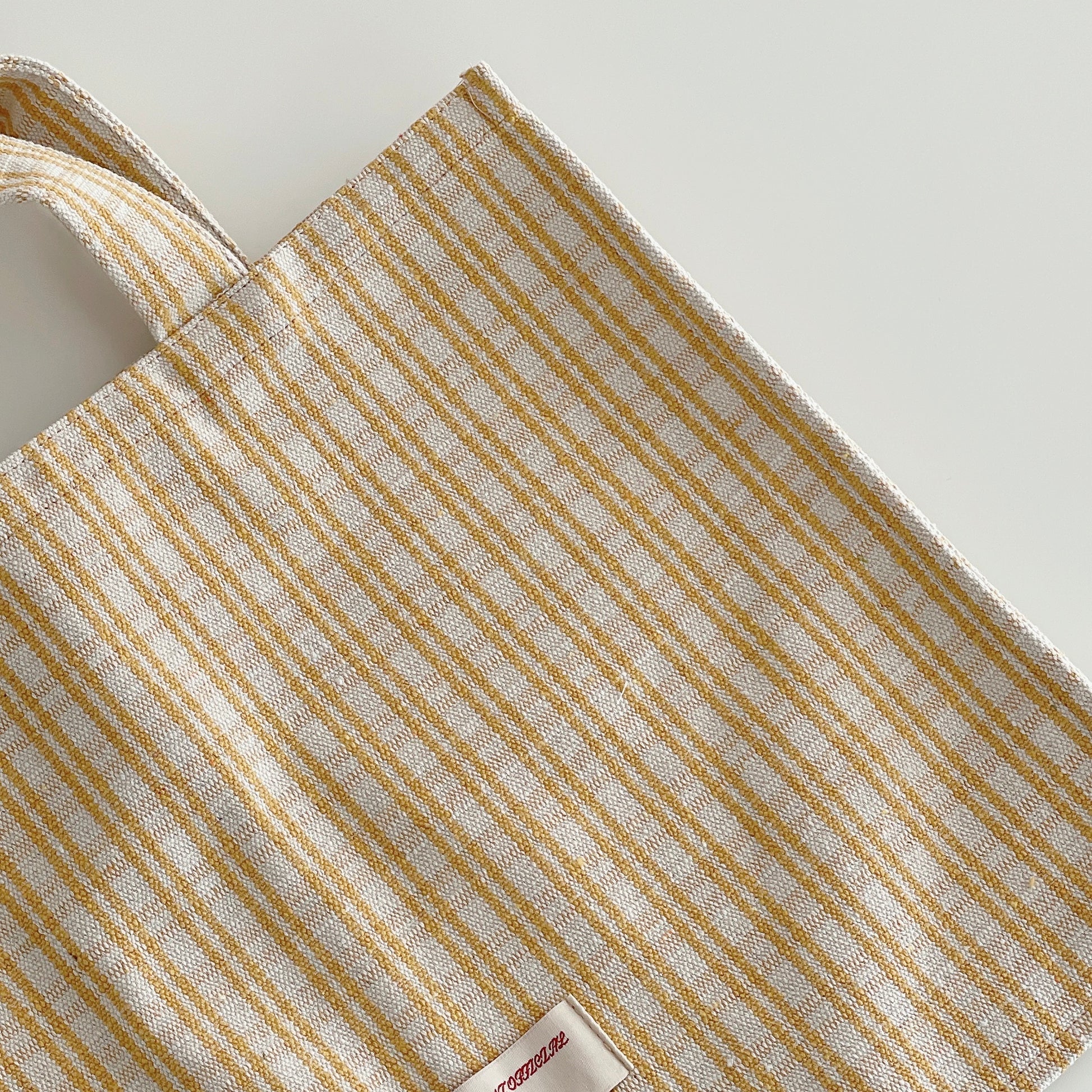 {{ product.title }} - {{ shop.name }}