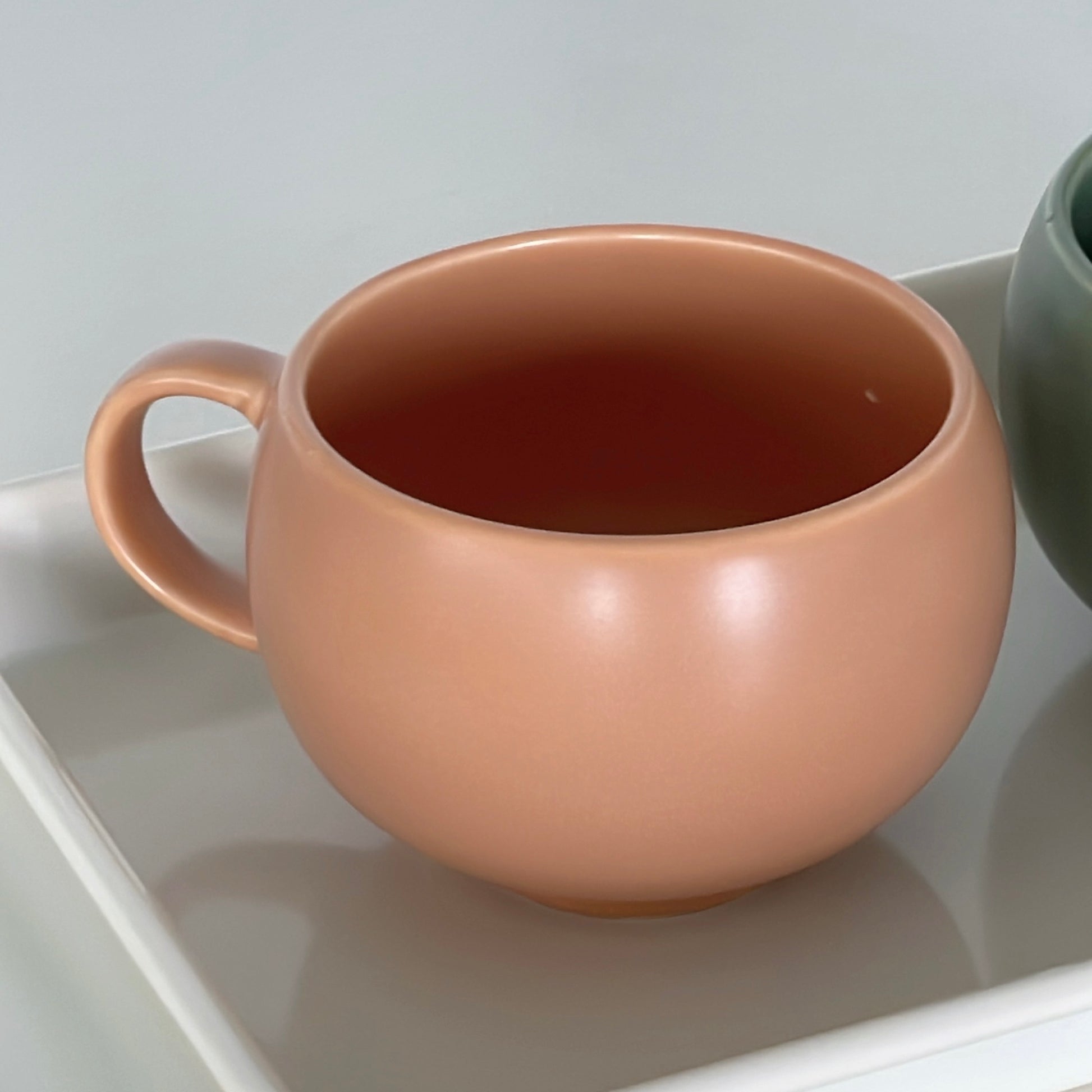 {{ product.title }} - {{ shop.name }}