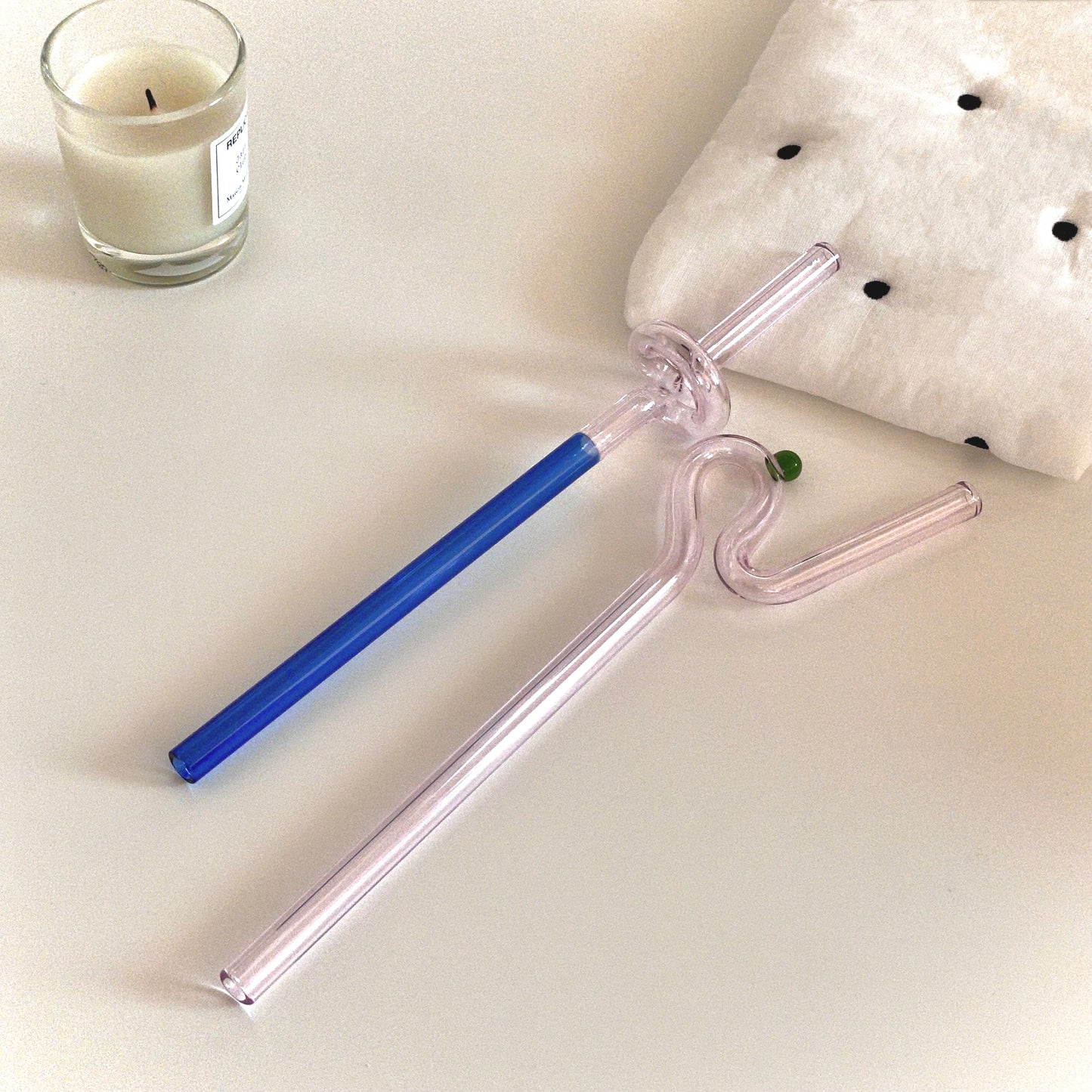 {{ product.title }} - {{ shop.name }}