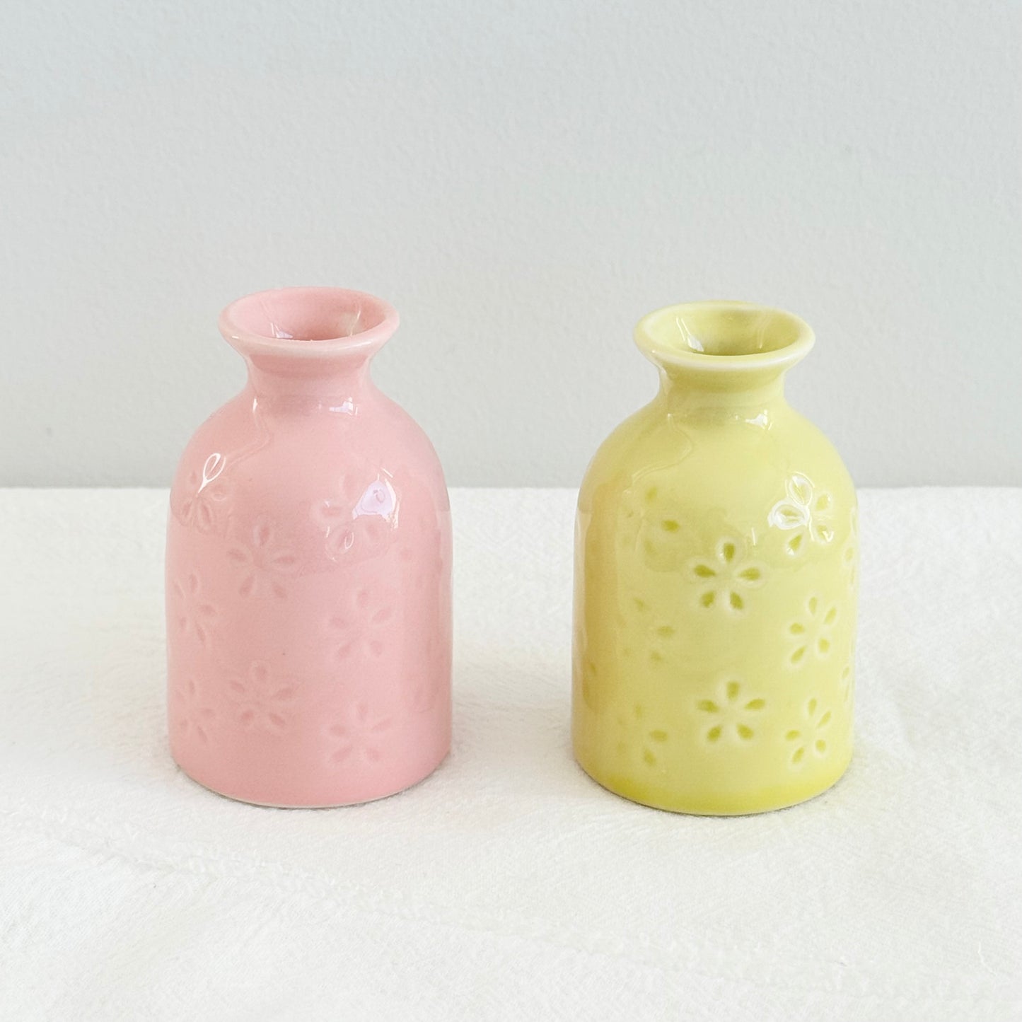 {{ product.title }} - {{ shop.name }}