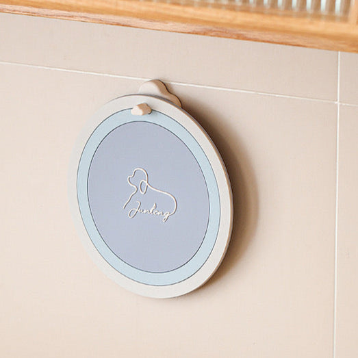 {{ product.title }} - {{ shop.name }}