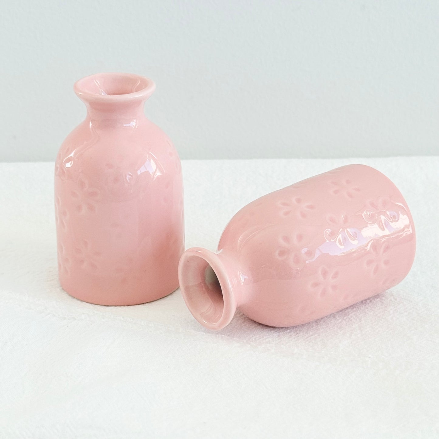 {{ product.title }} - {{ shop.name }}