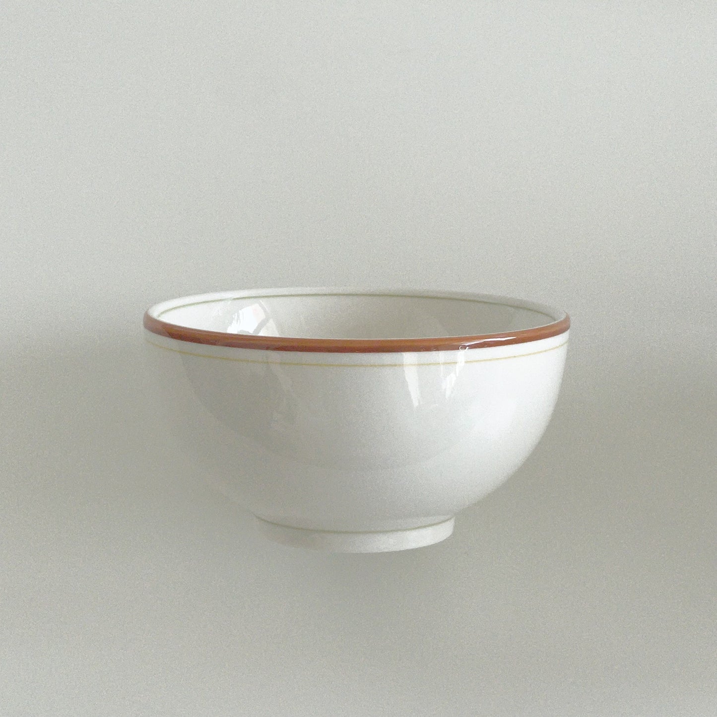{{ product.title }} - {{ shop.name }}
