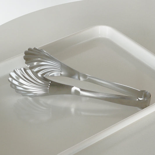 {{ product.title }} - {{ shop.name }}