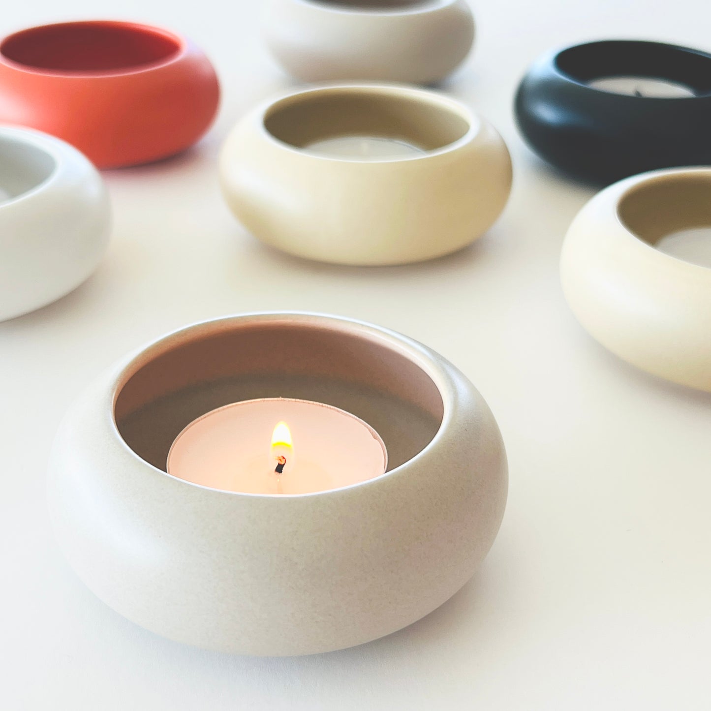 {{ product.title }} - {{ shop.name }}