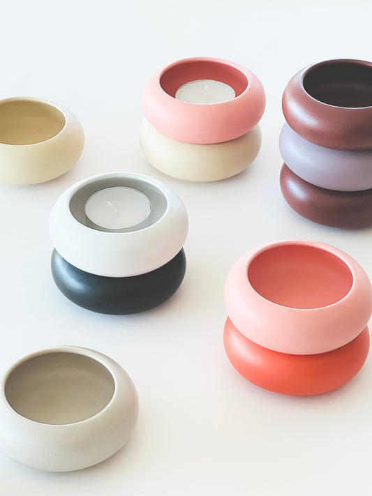 {{ product.title }} - {{ shop.name }}