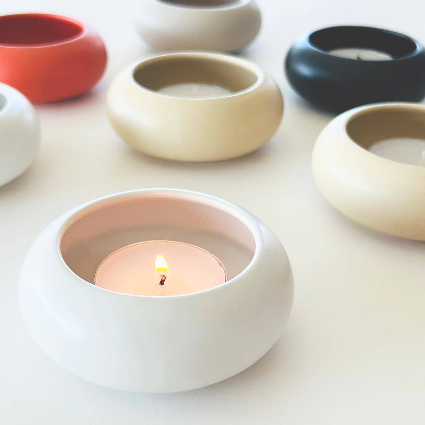 {{ product.title }} - {{ shop.name }}