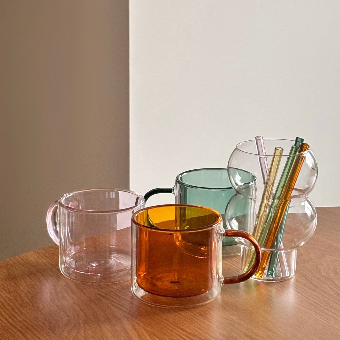 {{ product.title }} - {{ shop.name }}