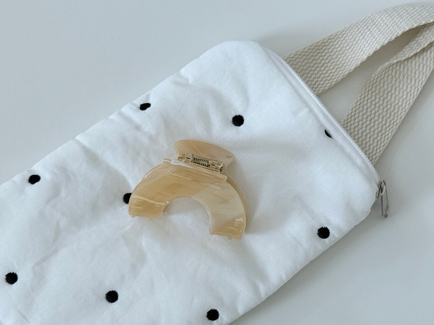 {{ product.title }} - {{ shop.name }}