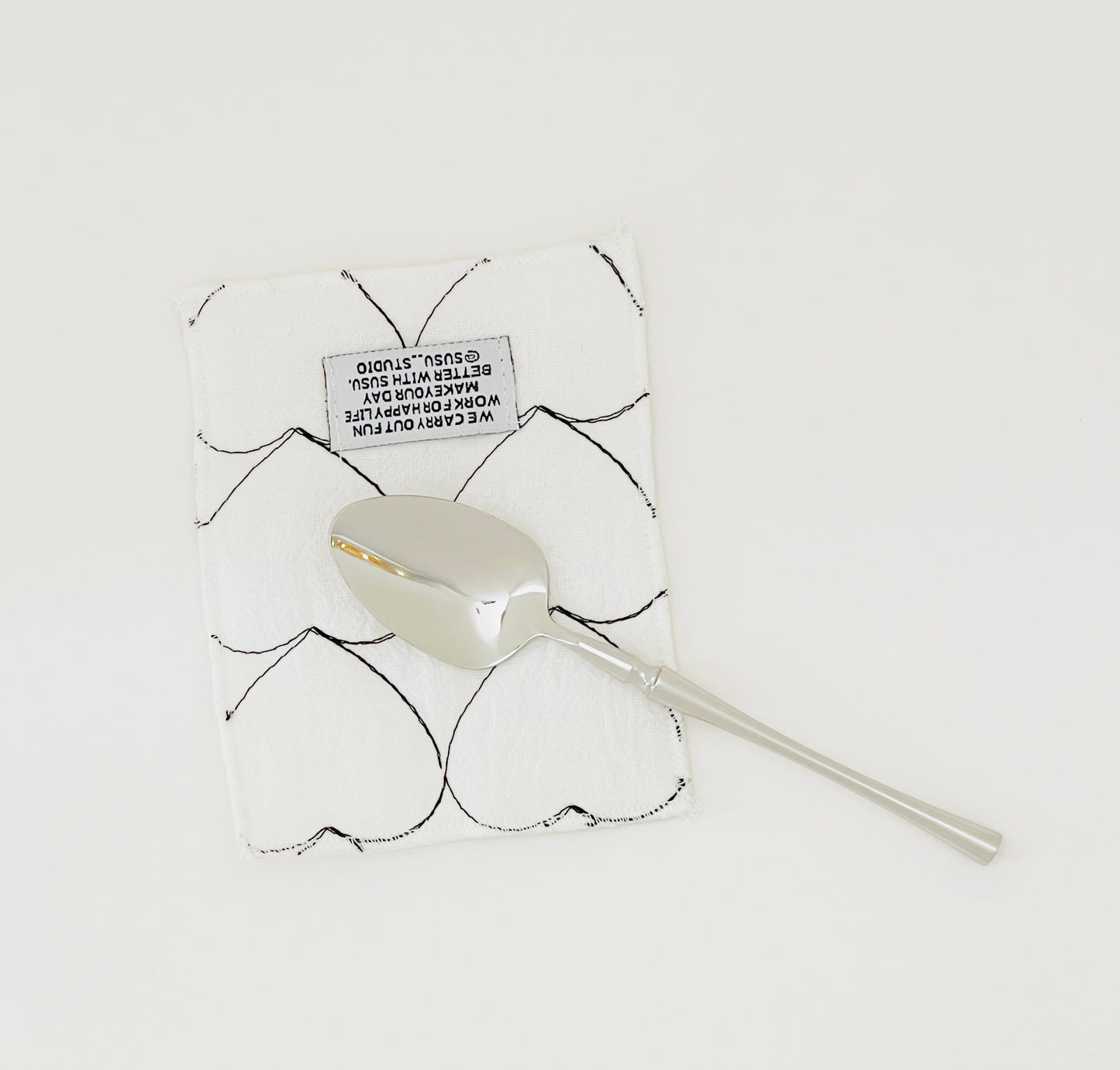{{ product.title }} - {{ shop.name }}