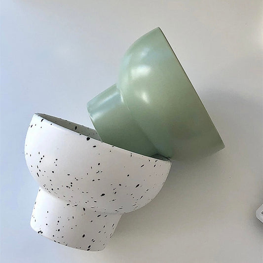 {{ product.title }} - {{ shop.name }}