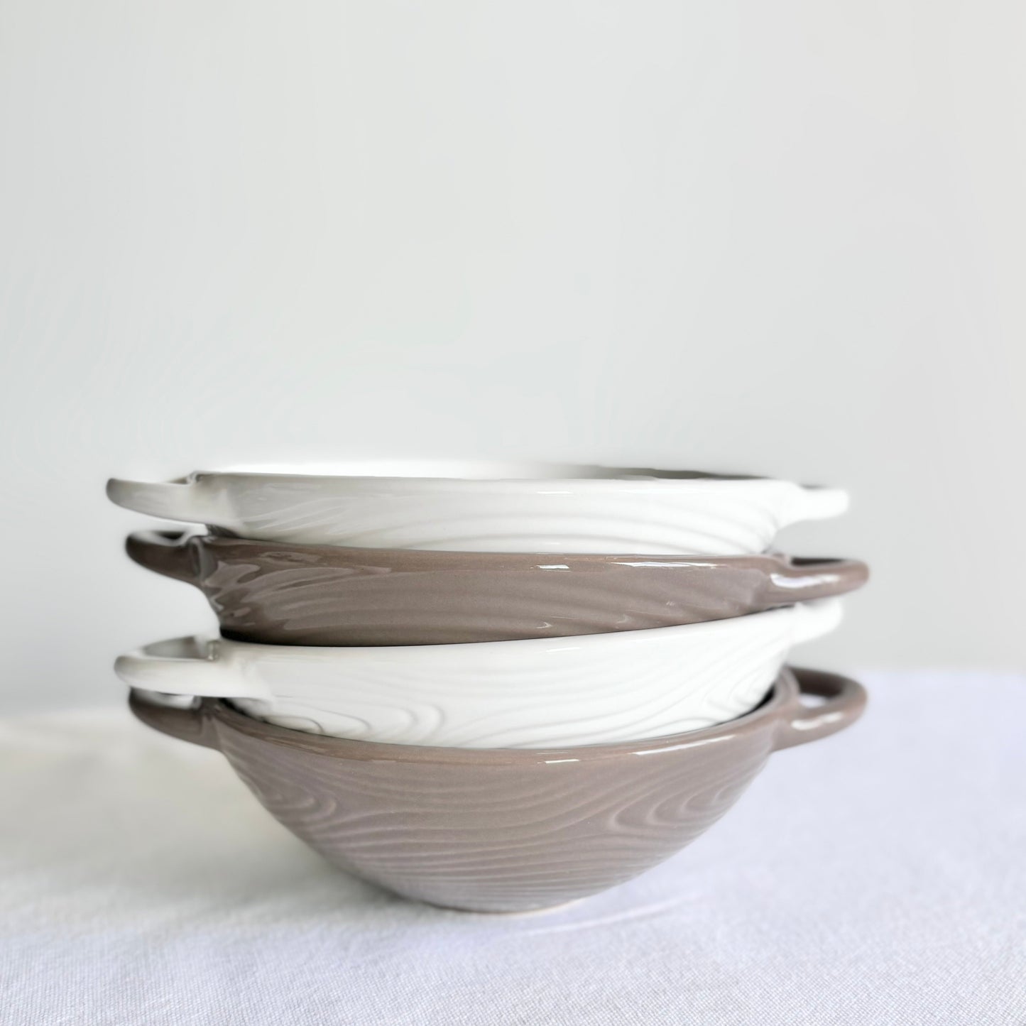 {{ product.title }} - {{ shop.name }}