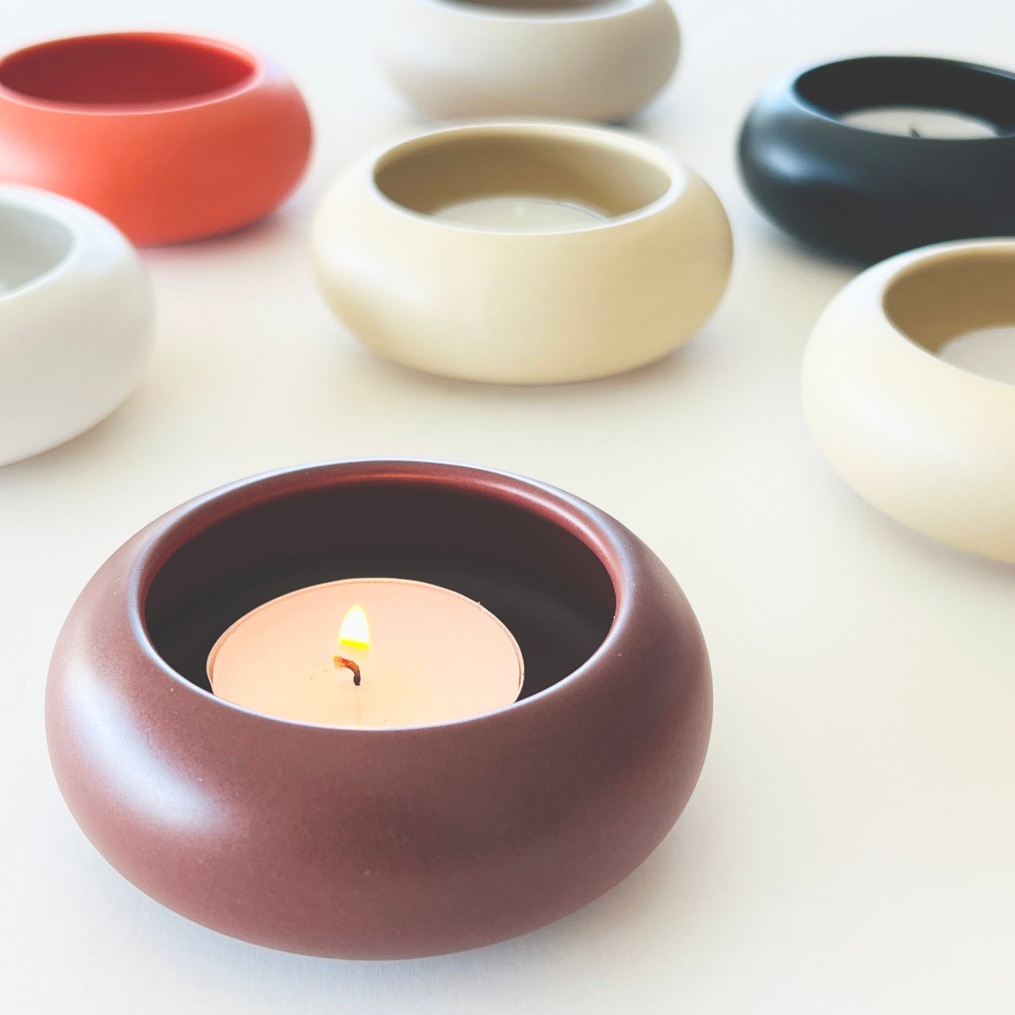 {{ product.title }} - {{ shop.name }}