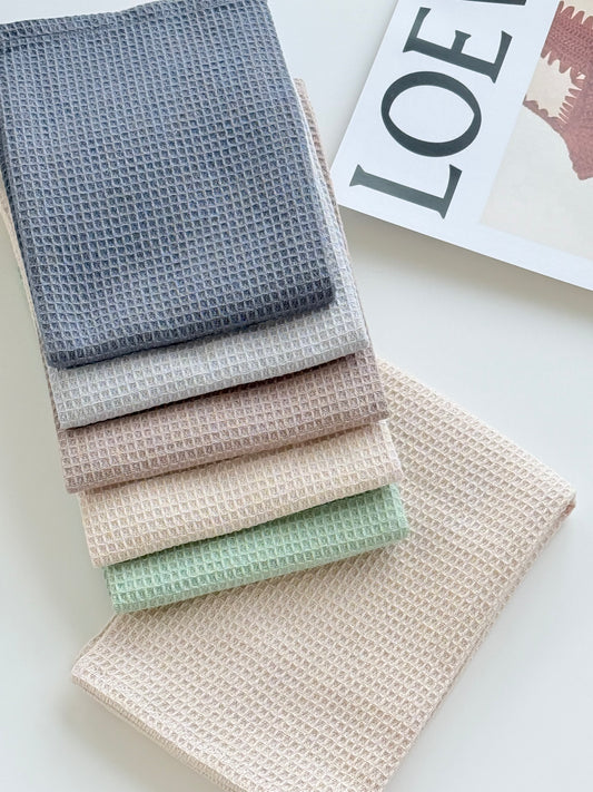 {{ product.title }} - {{ shop.name }}