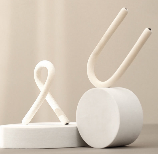 {{ product.title }} - {{ shop.name }}