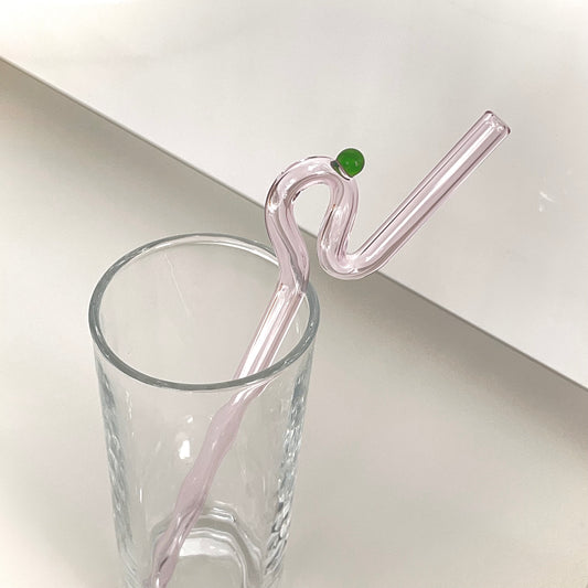 {{ product.title }} - {{ shop.name }}
