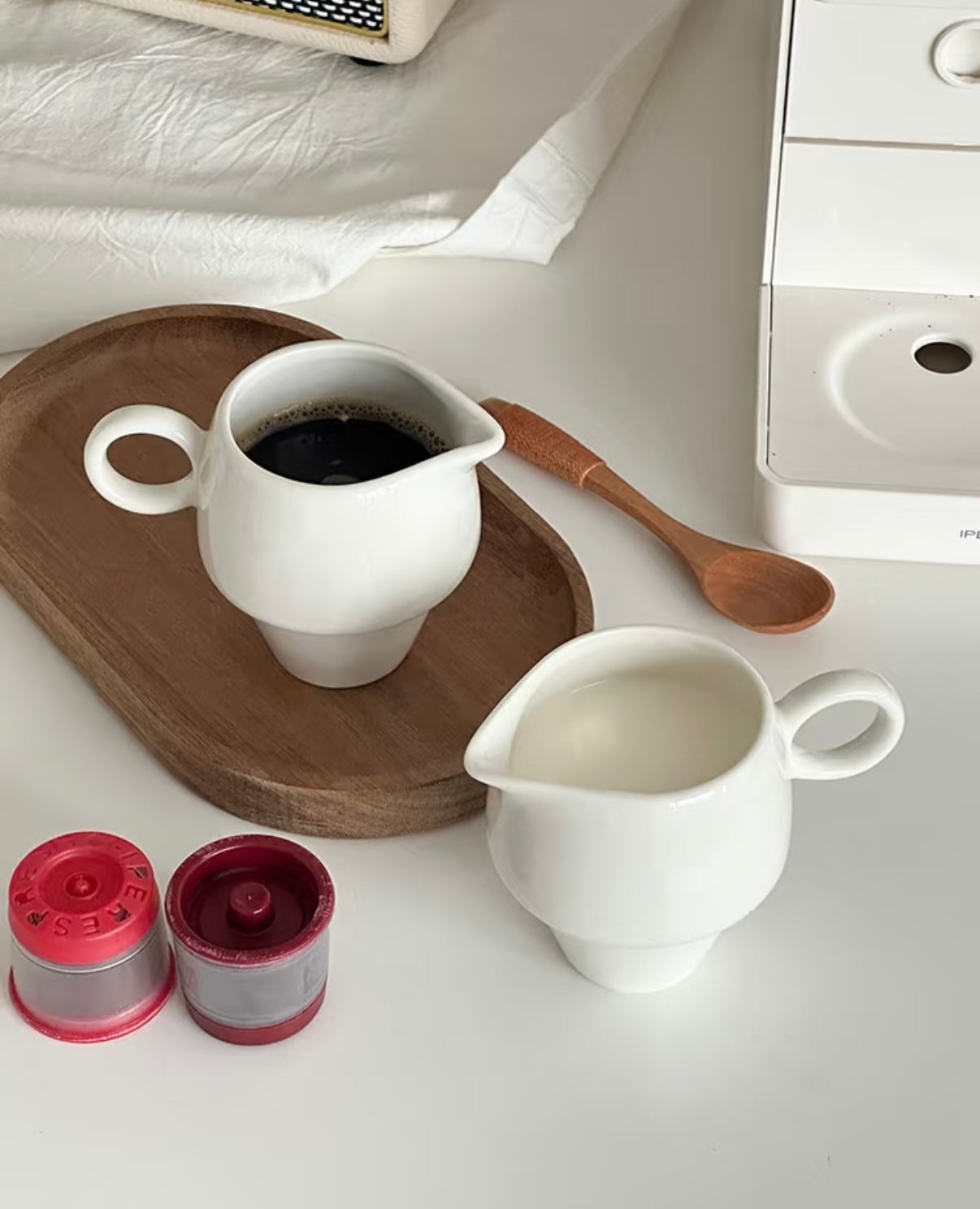 {{ product.title }} - {{ shop.name }}