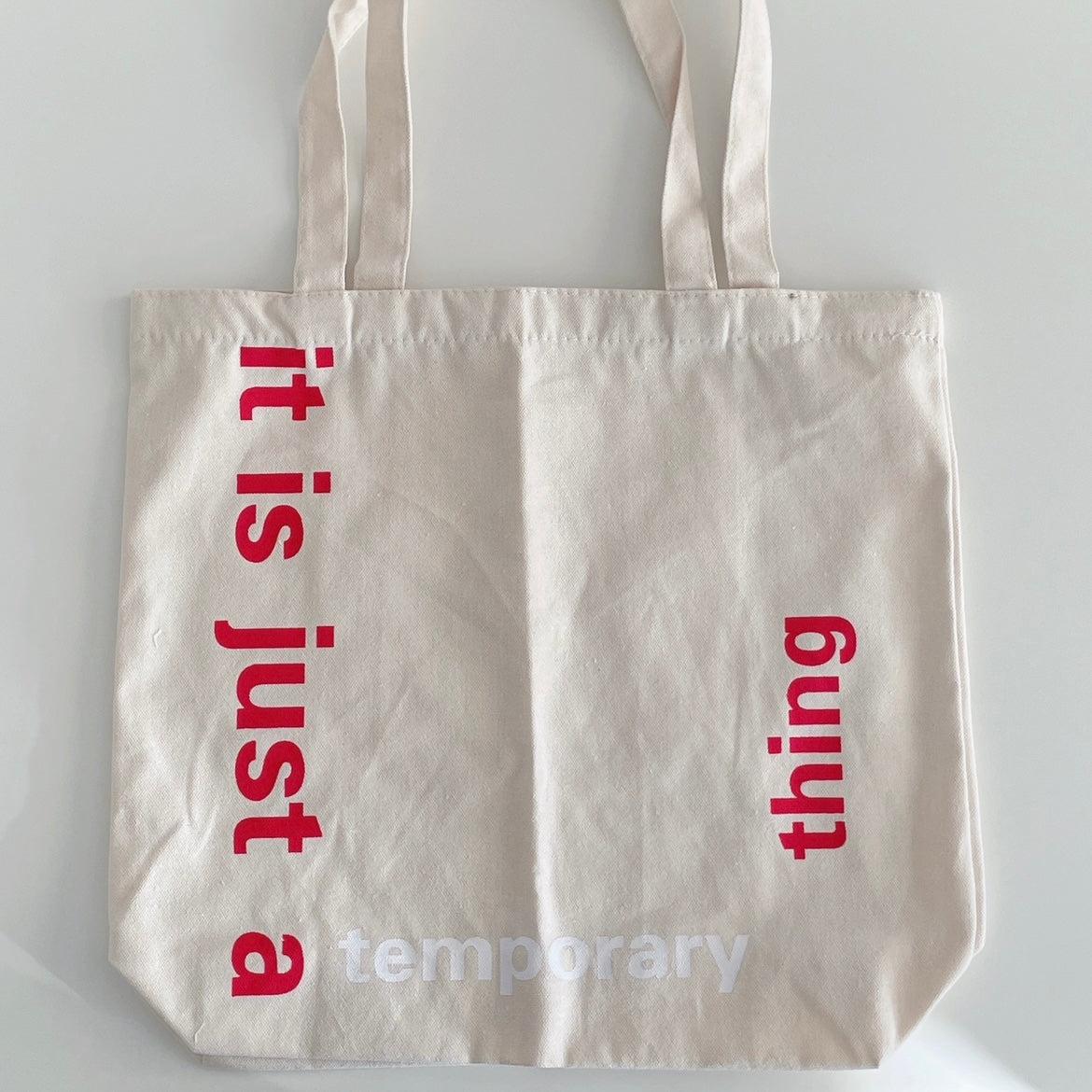 {{ product.title }} - {{ shop.name }}