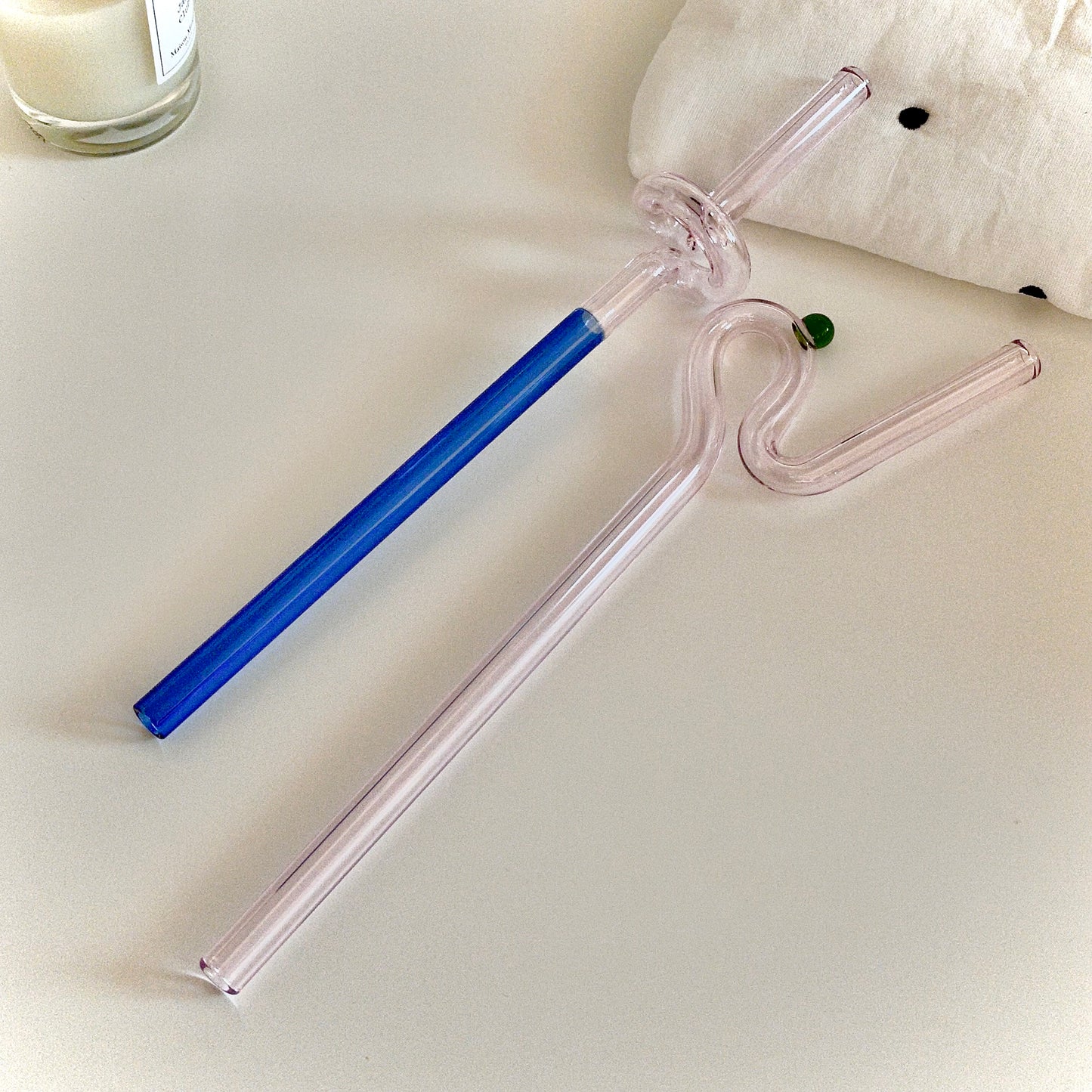 {{ product.title }} - {{ shop.name }}