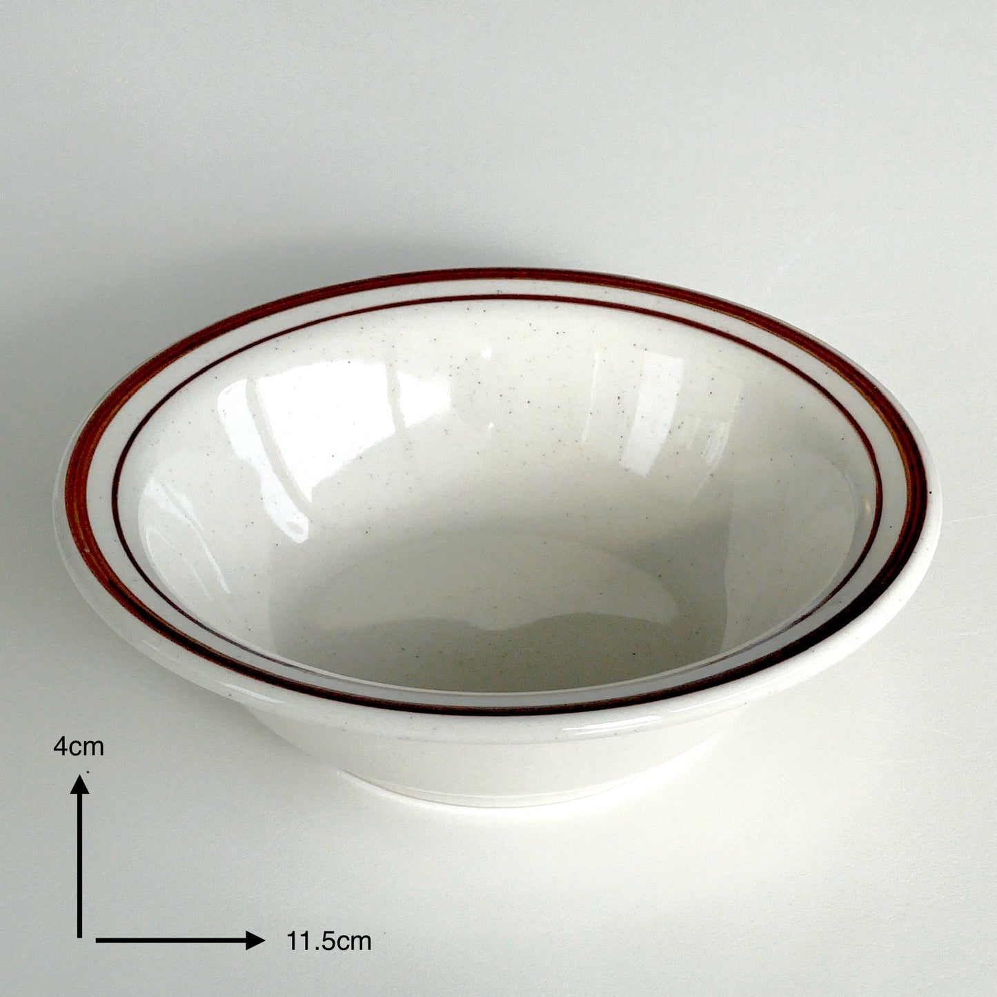 {{ product.title }} - {{ shop.name }}