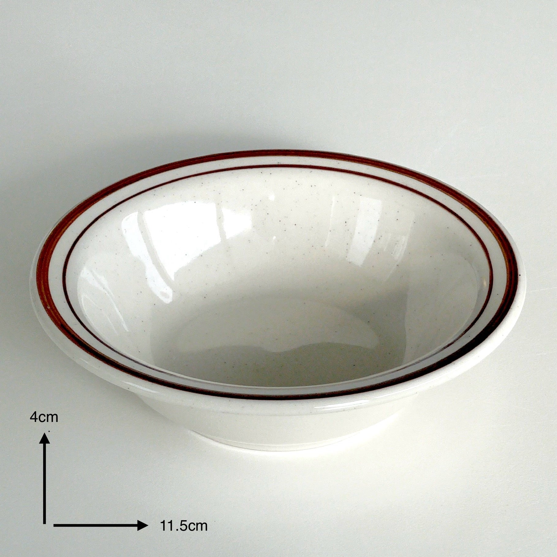 {{ product.title }} - {{ shop.name }}