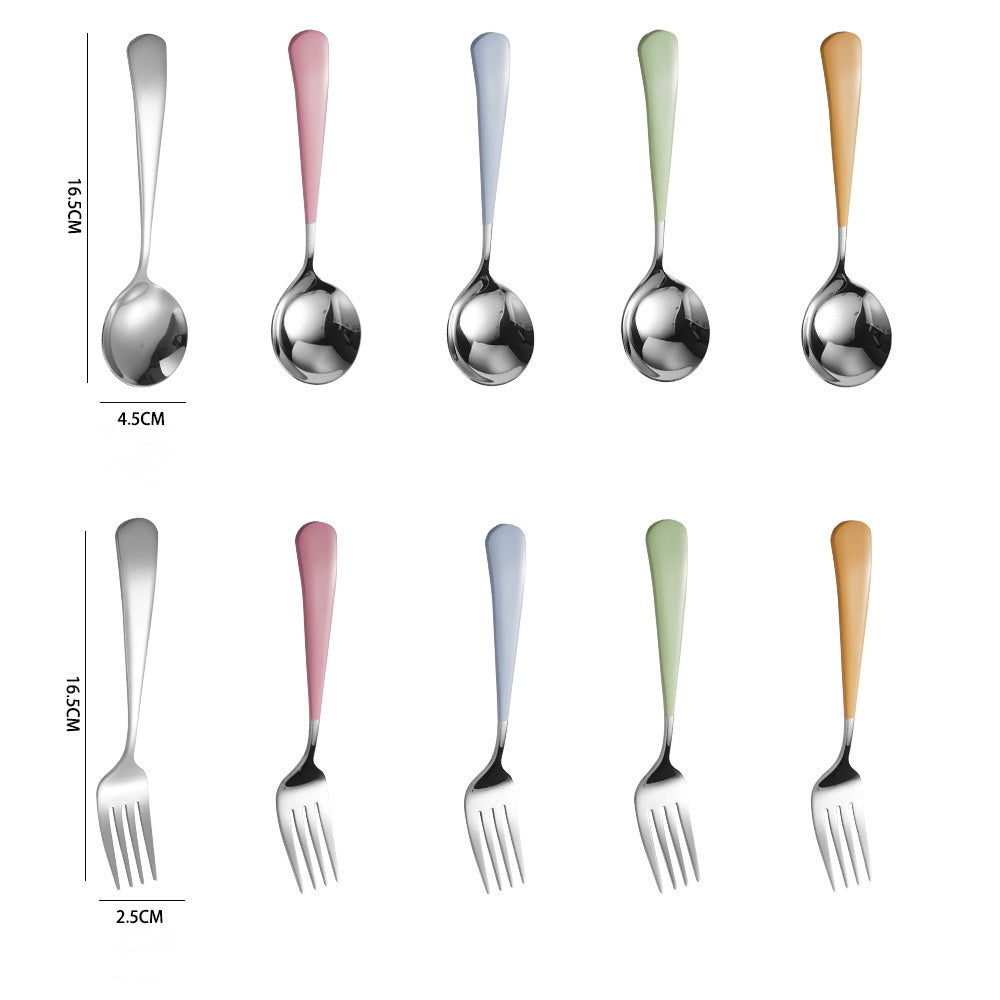 {{ product.title }} - {{ shop.name }}