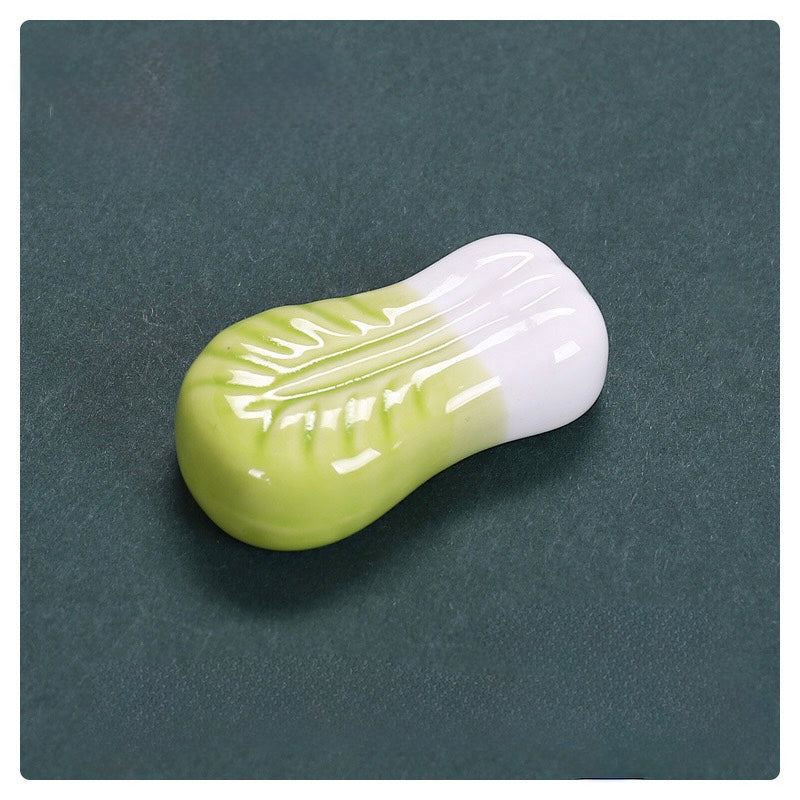 {{ product.title }} - {{ shop.name }}