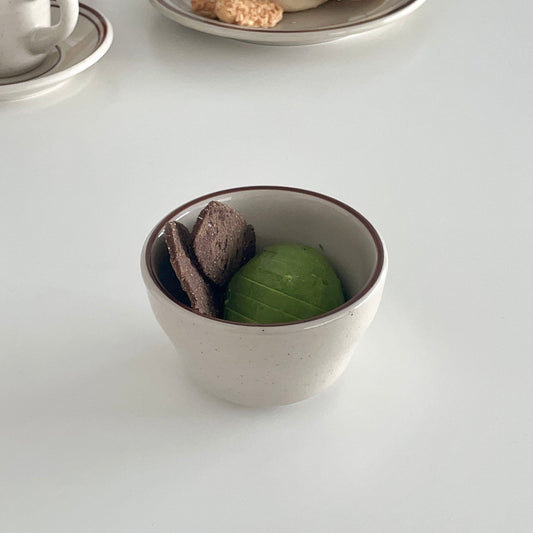 {{ product.title }} - {{ shop.name }}