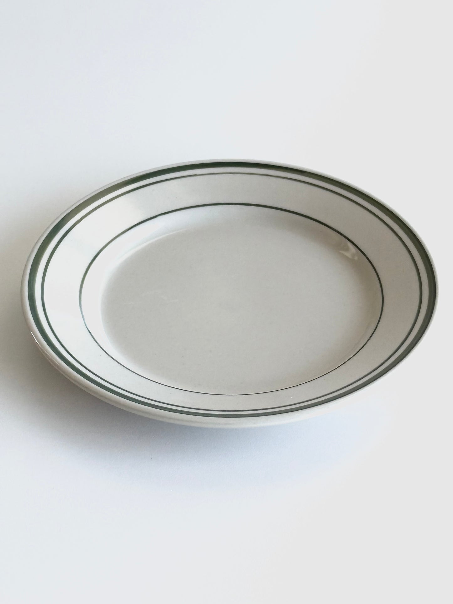 {{ product.title }} - {{ shop.name }}